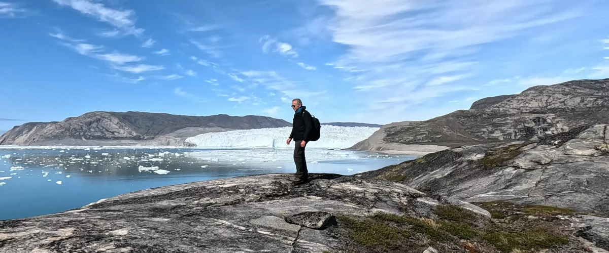 Gilles Elbhar au glacier Equi, près d’Ilulissat, au Groenland.