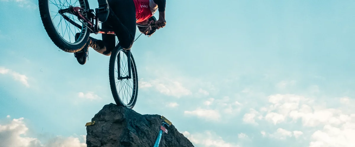 Loïc Vuillème a découvert le vélo-trial à l’âge de cinq ans. Désormais, à 29 ans, il côtoie les ténors mondiaux de cette discipline.