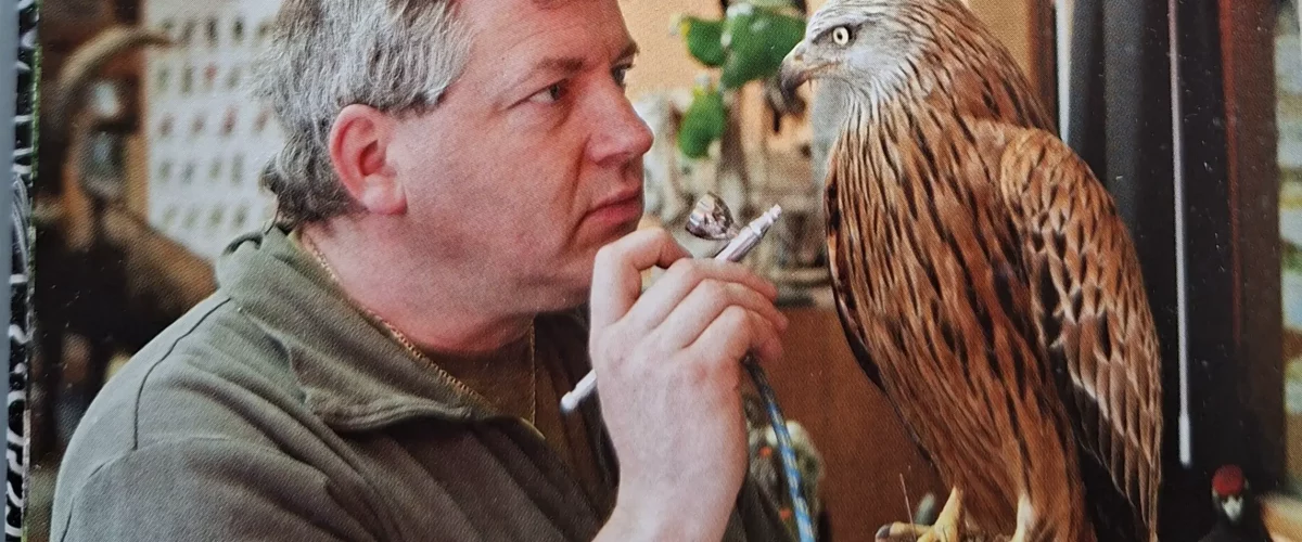 Christian Schneiter est taxidermiste mais aussi sculpteur. Ses ours plus vrais que nature ont envahi l'Esplanade…