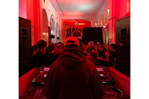 «La musique électronique est faite pour rassembler les gens»