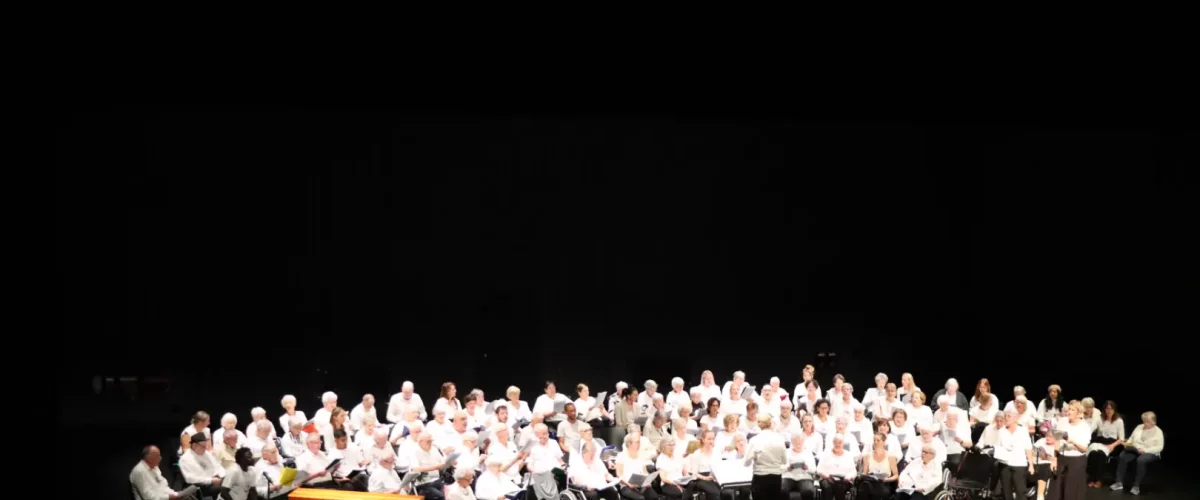 Après les répétitions à Alle, la Chorale Inter-EMS s’est produite au Théâtre du Jura.