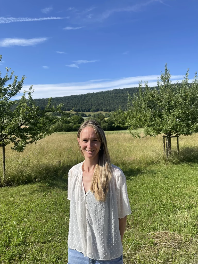 Virginie Jecker porte sur la Vallée, à laquelle elle est profondément attachée, un regard à la fois tendre et lucide.