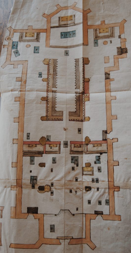 Un plan de l’église du couvent réalisé par le Père Bernardin Walch en 1757 et répertoriant notamment les tombes. Walch était l’archiviste de Lucelle, dont il a fait la chronique.