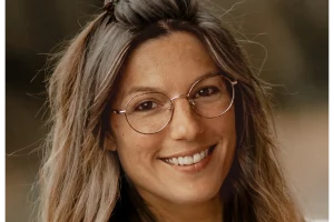 Le regard de Gaëlle Schwimmer